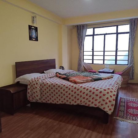 Hotel Himalaya Residency Kanchenjunga View Дарджилинг Екстериор снимка