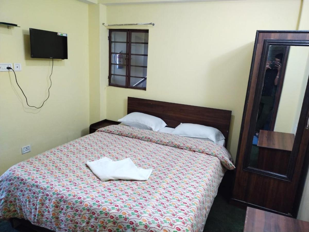 Hotel Himalaya Residency Kanchenjunga View Дарджилинг Екстериор снимка