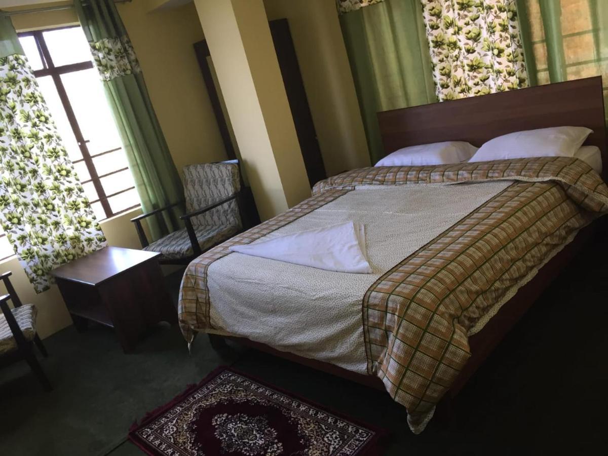Hotel Himalaya Residency Kanchenjunga View Дарджилинг Екстериор снимка
