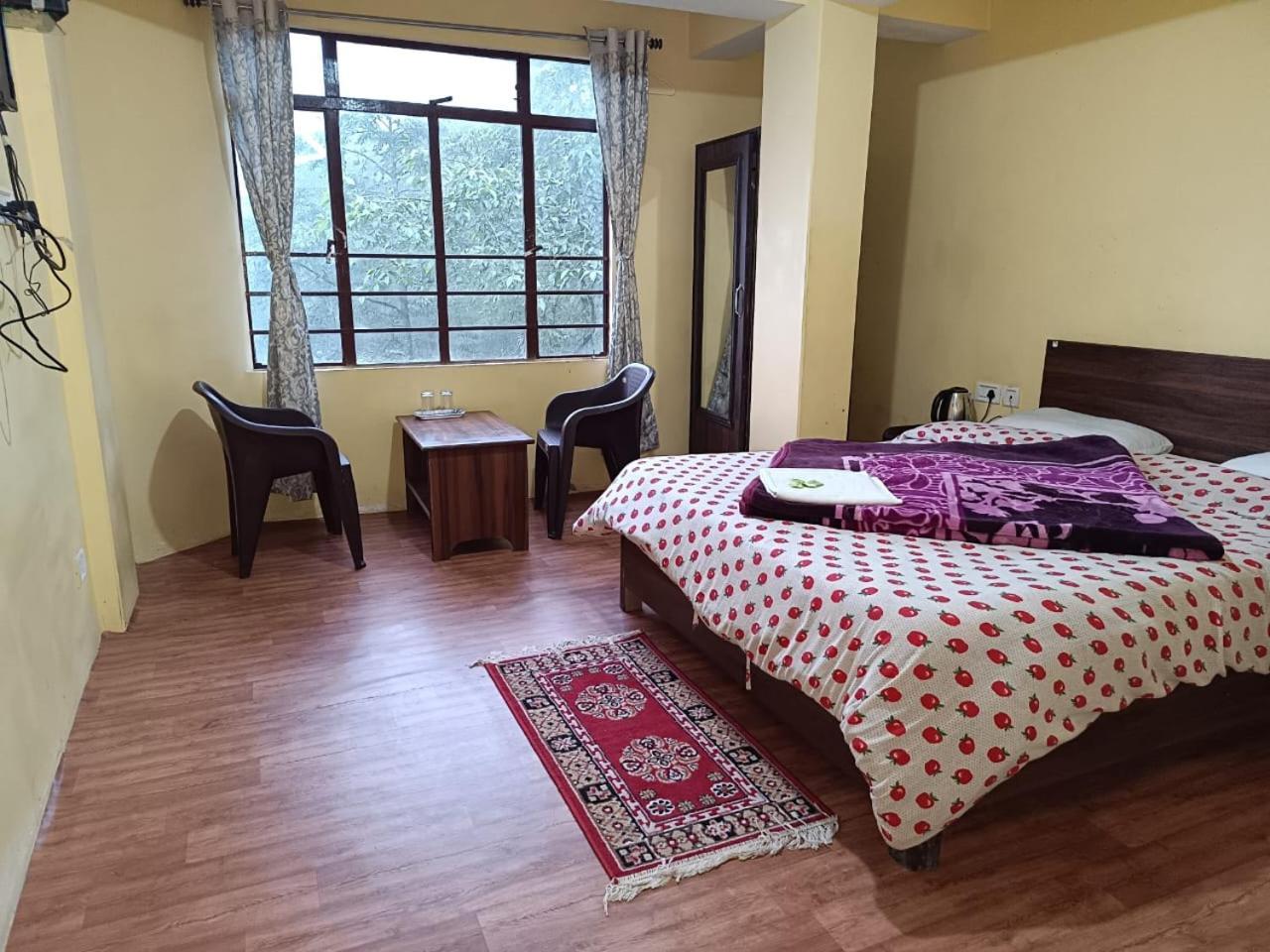 Hotel Himalaya Residency Kanchenjunga View Дарджилинг Екстериор снимка